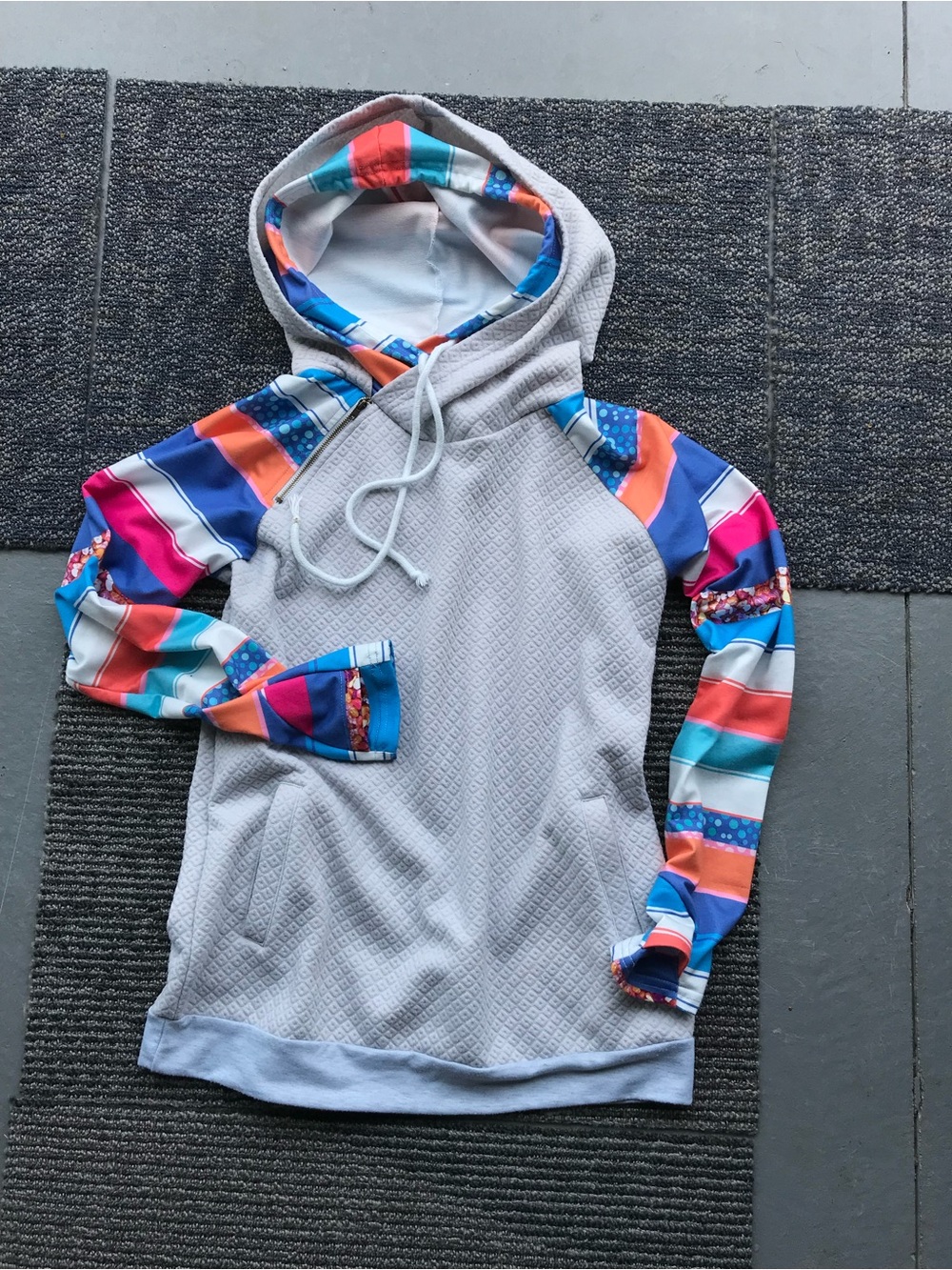 Women's Hooded Pullover with Colorblock Stripe Sleeves - Light Gray